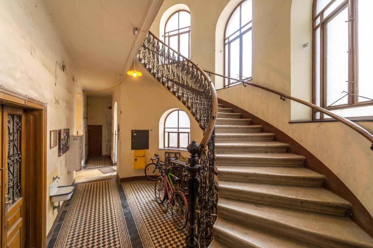 Regal Retreat Intimate Elegance Near Schoenbrunn Palace Vienna Exterior photo